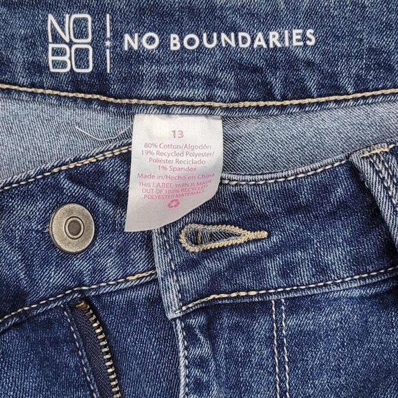 No Boundaries Mid-Rise Straight Leg Blue Jeans Size 13 - Picture 4 of 4